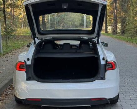 Белый Тесла Модель С, объемом двигателя 0 л и пробегом 98 тыс. км за 19300 $, фото 8 на Automoto.ua