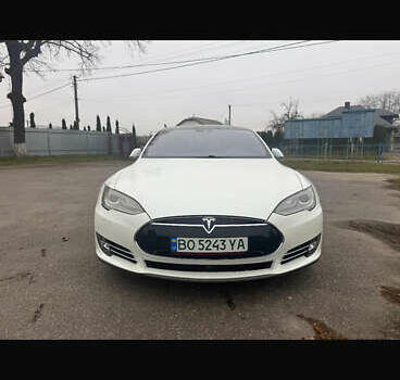 Білий Тесла Модель С, об'ємом двигуна 0 л та пробігом 106 тис. км за 12800 $, фото 1 на Automoto.ua