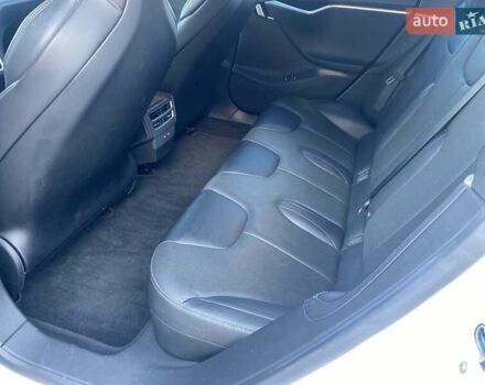 Білий Тесла Модель С, об'ємом двигуна 0 л та пробігом 120 тис. км за 18600 $, фото 16 на Automoto.ua