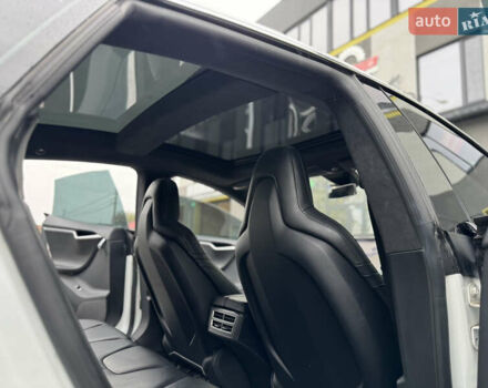 Білий Тесла Модель С, об'ємом двигуна 0 л та пробігом 134 тис. км за 15850 $, фото 15 на Automoto.ua