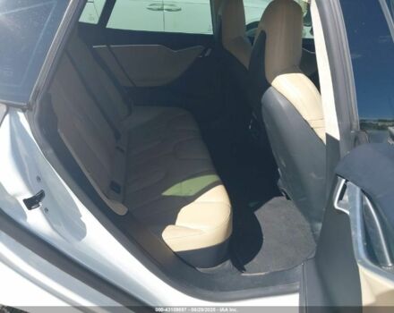 Белый Тесла Модель С, объемом двигателя 0 л и пробегом 175 тыс. км за 12900 $, фото 8 на Automoto.ua