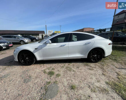 Белый Тесла Модель С, объемом двигателя 0 л и пробегом 189 тыс. км за 16500 $, фото 3 на Automoto.ua