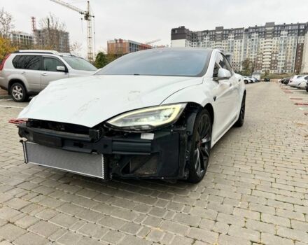 Белый Тесла Модель С, объемом двигателя 0 л и пробегом 196 тыс. км за 13000 $, фото 5 на Automoto.ua