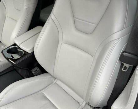 Білий Тесла Модель С, об'ємом двигуна 0 л та пробігом 137 тис. км за 14900 $, фото 12 на Automoto.ua