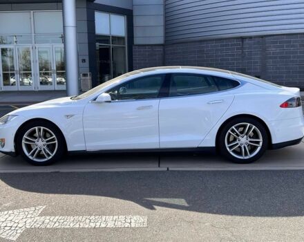 Белый Тесла Модель С, объемом двигателя 0 л и пробегом 71 тыс. км за 8700 $, фото 3 на Automoto.ua