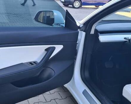Білий Тесла Модель С, об'ємом двигуна 0 л та пробігом 118 тис. км за 14950 $, фото 13 на Automoto.ua