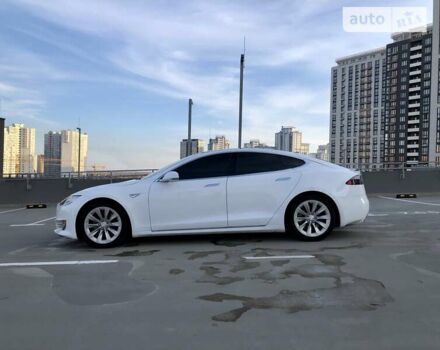 Белый Тесла Модель С, объемом двигателя 0 л и пробегом 111 тыс. км за 25800 $, фото 7 на Automoto.ua