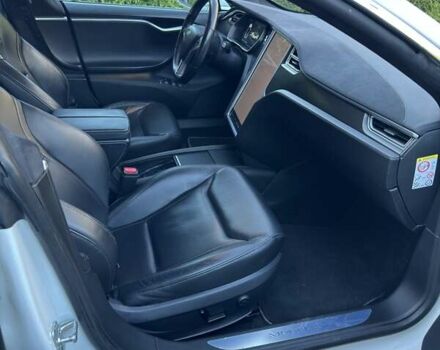 Белый Тесла Модель С, объемом двигателя 0 л и пробегом 98 тыс. км за 19300 $, фото 20 на Automoto.ua