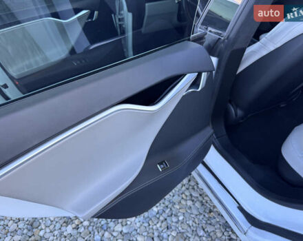 Тесла Модель С 2016 у Івано-Франківську на Automoto.ua Білий Тесла Модель С, об'ємом двигуна 0 л та пробігом 182 тис. км за 16500 $, фото 26 на Automoto.ua