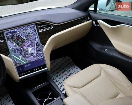 Тесла Модель С 2016 у Львові на Automoto.ua Білий Тесла Модель С, об'ємом двигуна 0 л та пробігом 86 тис. км за 20900 $, фото 33 на Automoto.ua