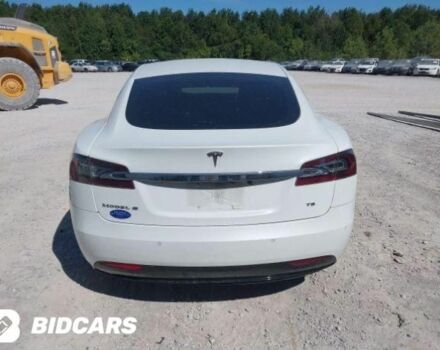 Белый Тесла Модель С, объемом двигателя 0 л и пробегом 175 тыс. км за 12900 $, фото 6 на Automoto.ua