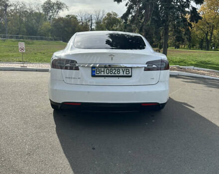 Белый Тесла Модель С, объемом двигателя 0 л и пробегом 105 тыс. км за 13700 $, фото 4 на Automoto.ua