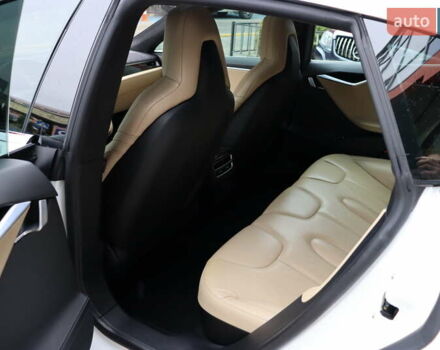 Тесла Модель С 2016 у Львові на Automoto.ua Білий Тесла Модель С, об'ємом двигуна 0 л та пробігом 86 тис. км за 20900 $, фото 29 на Automoto.ua