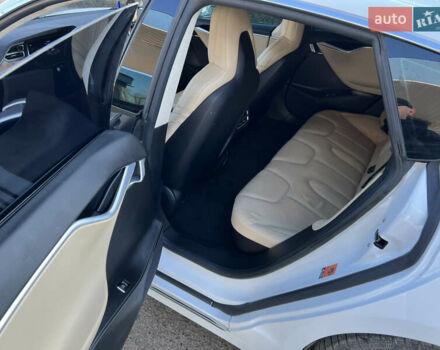 Белый Тесла Модель С, объемом двигателя 0 л и пробегом 171 тыс. км за 16600 $, фото 17 на Automoto.ua