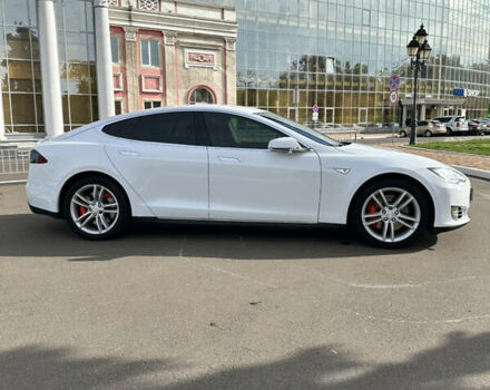 Білий Тесла Модель С, об'ємом двигуна 0 л та пробігом 105 тис. км за 15900 $, фото 2 на Automoto.ua