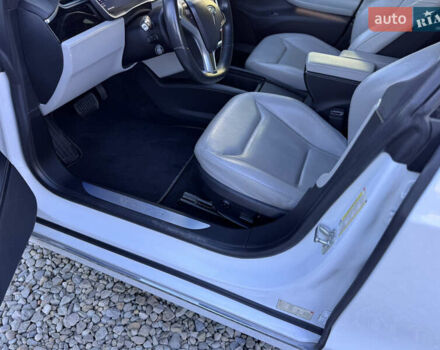Тесла Модель С 2016 у Івано-Франківську на Automoto.ua Білий Тесла Модель С, об'ємом двигуна 0 л та пробігом 182 тис. км за 16500 $, фото 21 на Automoto.ua