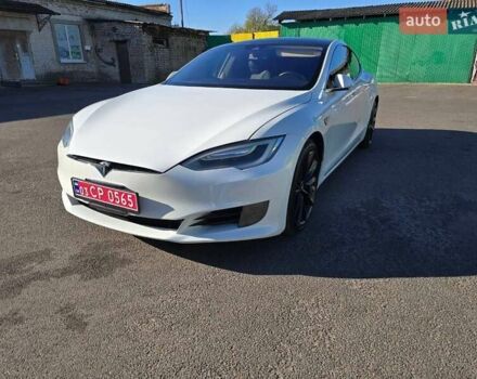 Білий Тесла Модель С, об'ємом двигуна 0 л та пробігом 165 тис. км за 17000 $, фото 1 на Automoto.ua