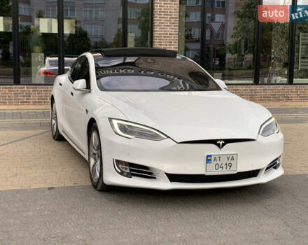 Белый Тесла Модель С, объемом двигателя 0 л и пробегом 125 тыс. км за 16999 $, фото 9 на Automoto.ua