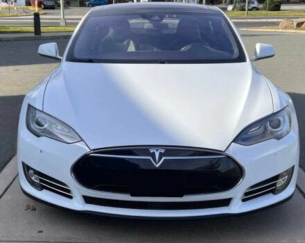 Білий Тесла Модель С, об'ємом двигуна 0 л та пробігом 74 тис. км за 11900 $, фото 1 на Automoto.ua