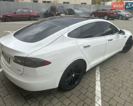 Белый Тесла Модель С, объемом двигателя 0 л и пробегом 207 тыс. км за 13999 $, фото 5 на Automoto.ua