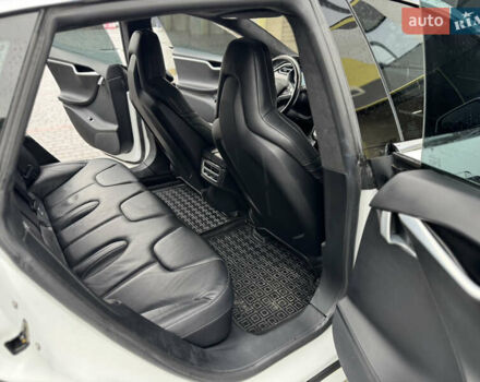 Білий Тесла Модель С, об'ємом двигуна 0 л та пробігом 134 тис. км за 15850 $, фото 13 на Automoto.ua