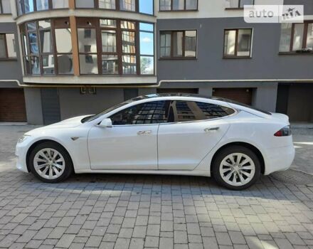 Белый Тесла Модель С, объемом двигателя 0 л и пробегом 115 тыс. км за 24997 $, фото 10 на Automoto.ua