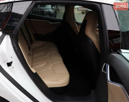 Тесла Модель С 2016 у Львові на Automoto.ua Білий Тесла Модель С, об'ємом двигуна 0 л та пробігом 86 тис. км за 20900 $, фото 36 на Automoto.ua