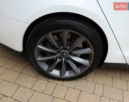 Тесла Модель С 2016 у Львові на Automoto.ua Білий Тесла Модель С, об'ємом двигуна 0 л та пробігом 86 тис. км за 20900 $, фото 9 на Automoto.ua