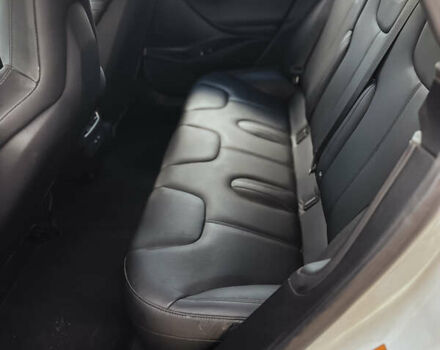 Белый Тесла Модель С, объемом двигателя 0 л и пробегом 96 тыс. км за 16990 $, фото 12 на Automoto.ua