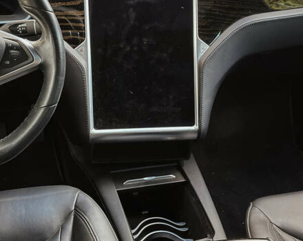 Белый Тесла Модель С, объемом двигателя 0 л и пробегом 96 тыс. км за 16990 $, фото 9 на Automoto.ua