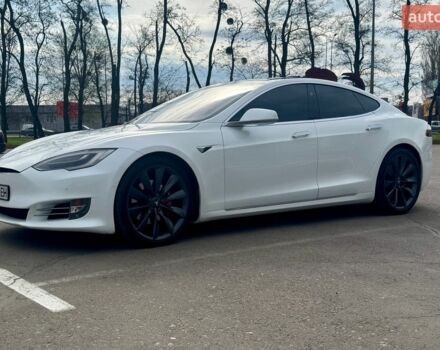 Белый Тесла Модель С, объемом двигателя 0 л и пробегом 100 тыс. км за 23500 $, фото 4 на Automoto.ua