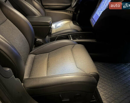 Білий Тесла Модель С, об'ємом двигуна 0 л та пробігом 218 тис. км за 17000 $, фото 10 на Automoto.ua