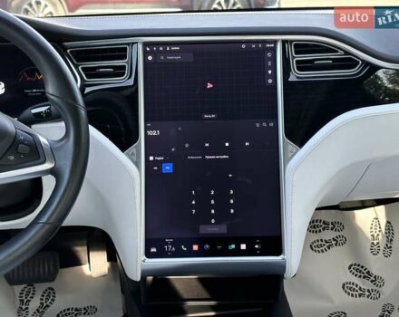 Белый Тесла Модель С, объемом двигателя 0 л и пробегом 99 тыс. км за 24500 $, фото 14 на Automoto.ua