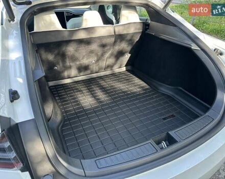 Белый Тесла Модель С, объемом двигателя 0 л и пробегом 99 тыс. км за 24500 $, фото 16 на Automoto.ua