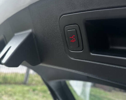 Тесла Модель С 2017 в Киеве на Automoto.ua Белый Тесла Модель С, объемом двигателя 0 л и пробегом 75 тыс. км за 15700 $, фото 19 на Automoto.ua