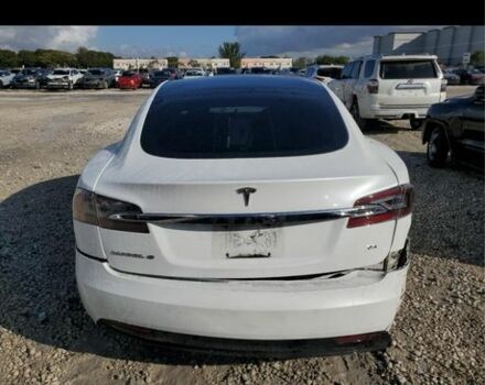 Белый Тесла Модель С, объемом двигателя 0 л и пробегом 216 тыс. км за 11000 $, фото 5 на Automoto.ua