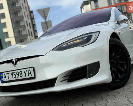 Белый Тесла Модель С, объемом двигателя 0 л и пробегом 102 тыс. км за 17990 $, фото 17 на Automoto.ua