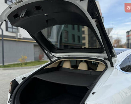 Белый Тесла Модель С, объемом двигателя 0 л и пробегом 102 тыс. км за 17990 $, фото 51 на Automoto.ua