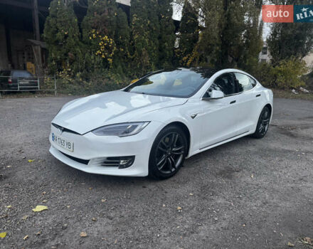 Тесла Модель С 2017 в Киеве на Automoto.ua Белый Тесла Модель С, объемом двигателя 0 л и пробегом 75 тыс. км за 15700 $, фото 3 на Automoto.ua