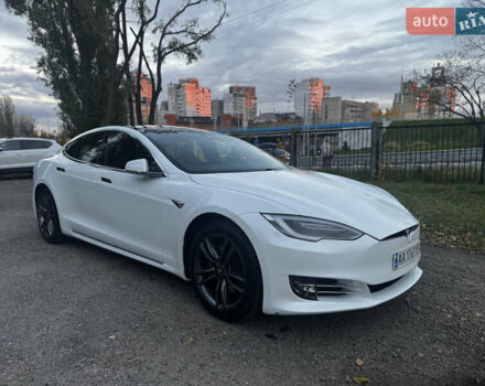 Тесла Модель С 2017 в Киеве на Automoto.ua Белый Тесла Модель С, объемом двигателя 0 л и пробегом 75 тыс. км за 15700 $, фото 9 на Automoto.ua