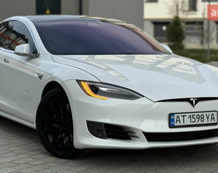 Белый Тесла Модель С, объемом двигателя 0 л и пробегом 102 тыс. км за 17990 $, фото 2 на Automoto.ua
