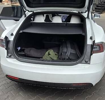 Белый Тесла Модель С, объемом двигателя 0 л и пробегом 42 тыс. км за 25000 $, фото 4 на Automoto.ua