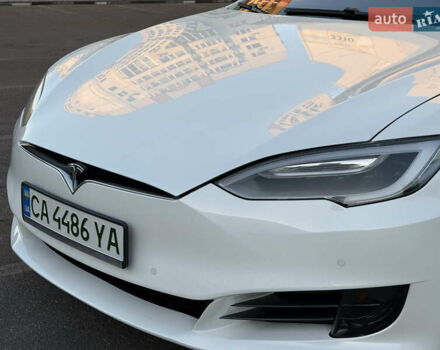 Білий Тесла Модель С, об'ємом двигуна 0 л та пробігом 130 тис. км за 21700 $, фото 10 на Automoto.ua