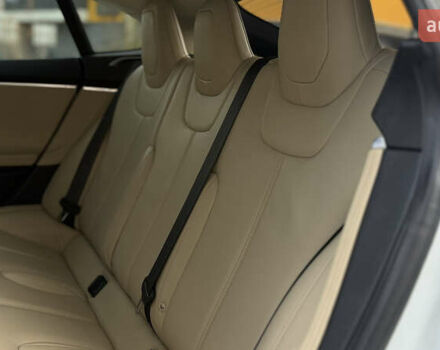 Белый Тесла Модель С, объемом двигателя 0 л и пробегом 102 тыс. км за 17990 $, фото 39 на Automoto.ua