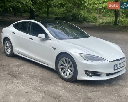 Белый Тесла Модель С, объемом двигателя 0 л и пробегом 90 тыс. км за 18000 $, фото 2 на Automoto.ua