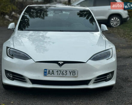 Тесла Модель С 2017 в Киеве на Automoto.ua Белый Тесла Модель С, объемом двигателя 0 л и пробегом 75 тыс. км за 15700 $, фото 1 на Automoto.ua