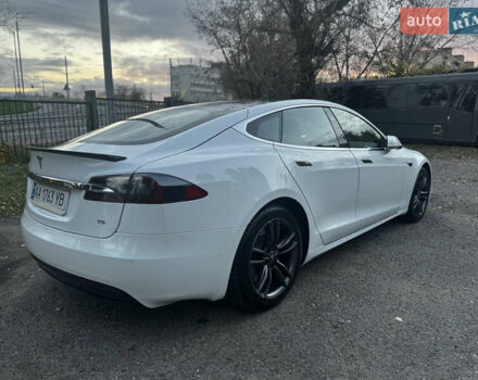 Тесла Модель С 2017 в Киеве на Automoto.ua Белый Тесла Модель С, объемом двигателя 0 л и пробегом 75 тыс. км за 15700 $, фото 7 на Automoto.ua