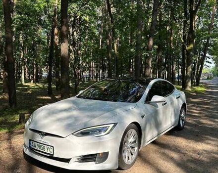 Белый Тесла Модель С, объемом двигателя 0 л и пробегом 159 тыс. км за 17999 $, фото 1 на Automoto.ua