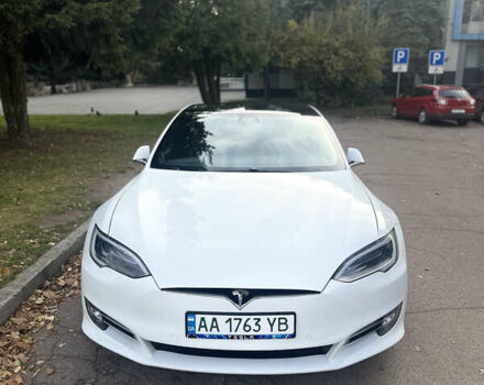 Білий Тесла Модель С, об'ємом двигуна 0 л та пробігом 75 тис. км за 15900 $, фото 1 на Automoto.ua