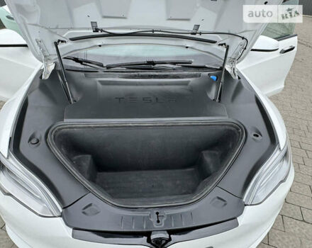 Белый Тесла Модель С, объемом двигателя 0 л и пробегом 75 тыс. км за 40000 $, фото 16 на Automoto.ua